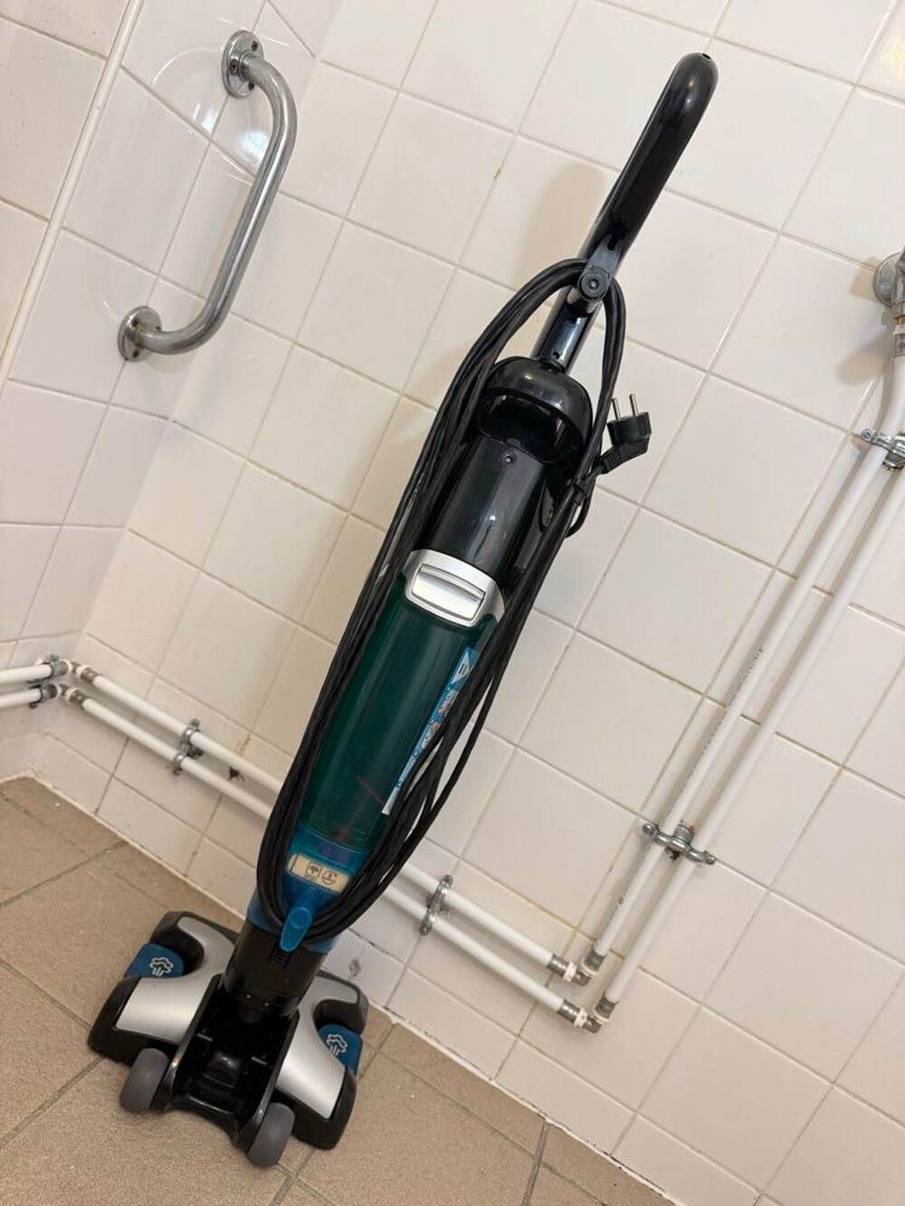 Rowenta Clean &amp; Steam nettoyeur vapeur aspirateur en parfait &eacute;tat de marche tr&egrave;s propre TBE Electroménager