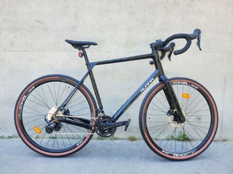 Gravel comme neuf Alpina carbone acheté neuf 2700 euros 0 Bourges (18)