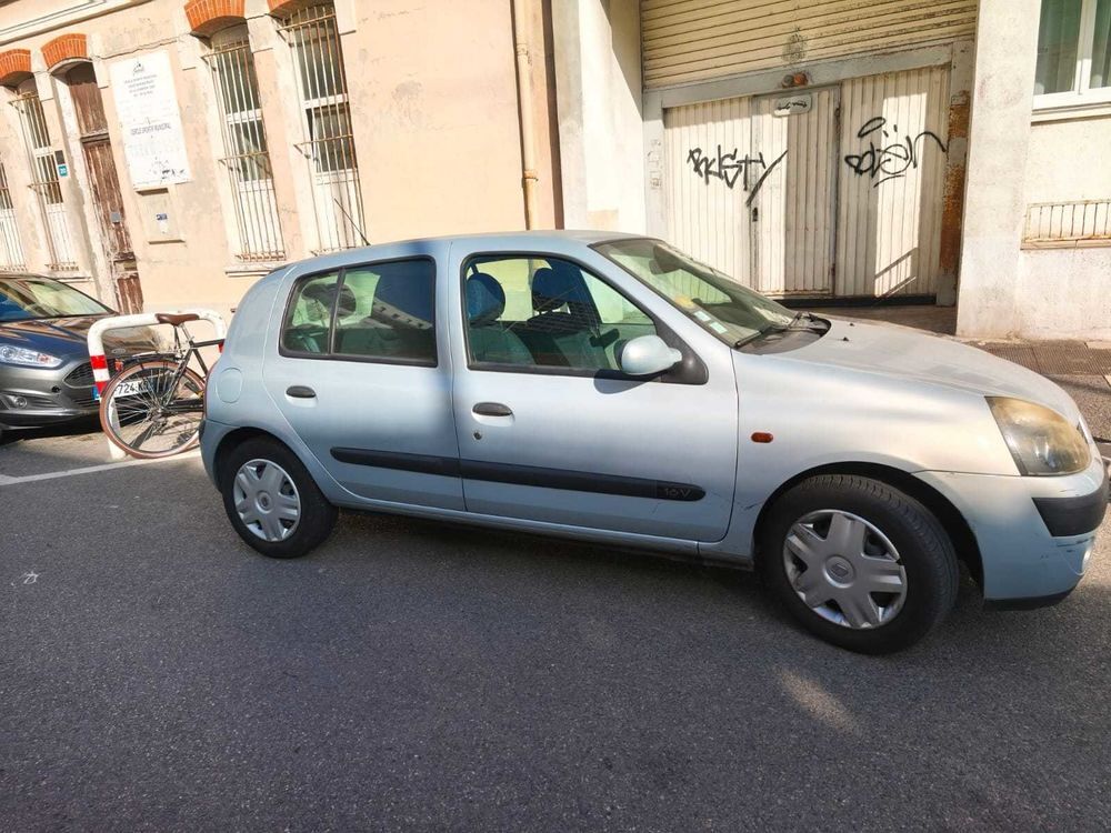 Clio II Clio 1.2i 16V Expression 2002 occasion 13007 Marseille