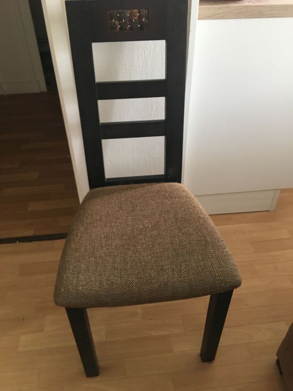 Table contemporaine sign&eacute;e Meubles