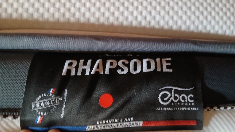 matelas + sommier tapissier 140*190 TRES BON ETAT Meubles