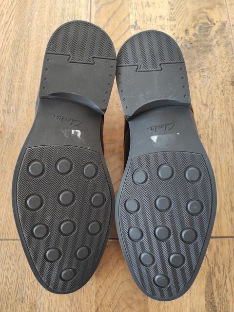 Chaussures neuves noires en cuir pour adolescents ou homme.  30 Laxou (54)