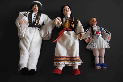 TROIS POUPEES FOLKLORIQUES 8 Rennes (35)