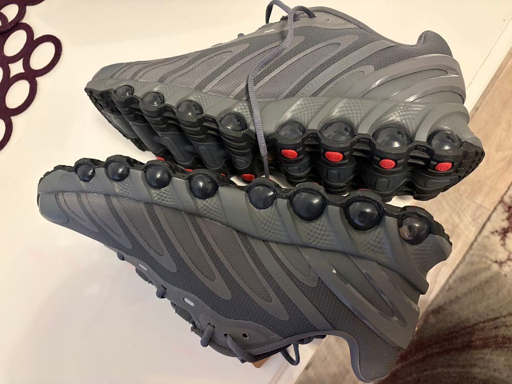 nike aire max dn 8 neuf jamais servi taille 45 Sports