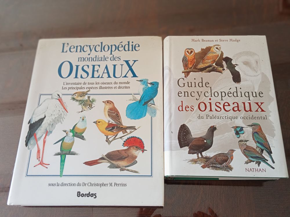 2 Encyclop&eacute;dies Bordas et Nathan Livres et BD