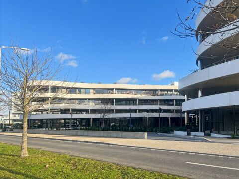 Louez un grand espace de bureau pour 50 personnes &agrave; Reims Bezannes 15460 51430 Bezannes