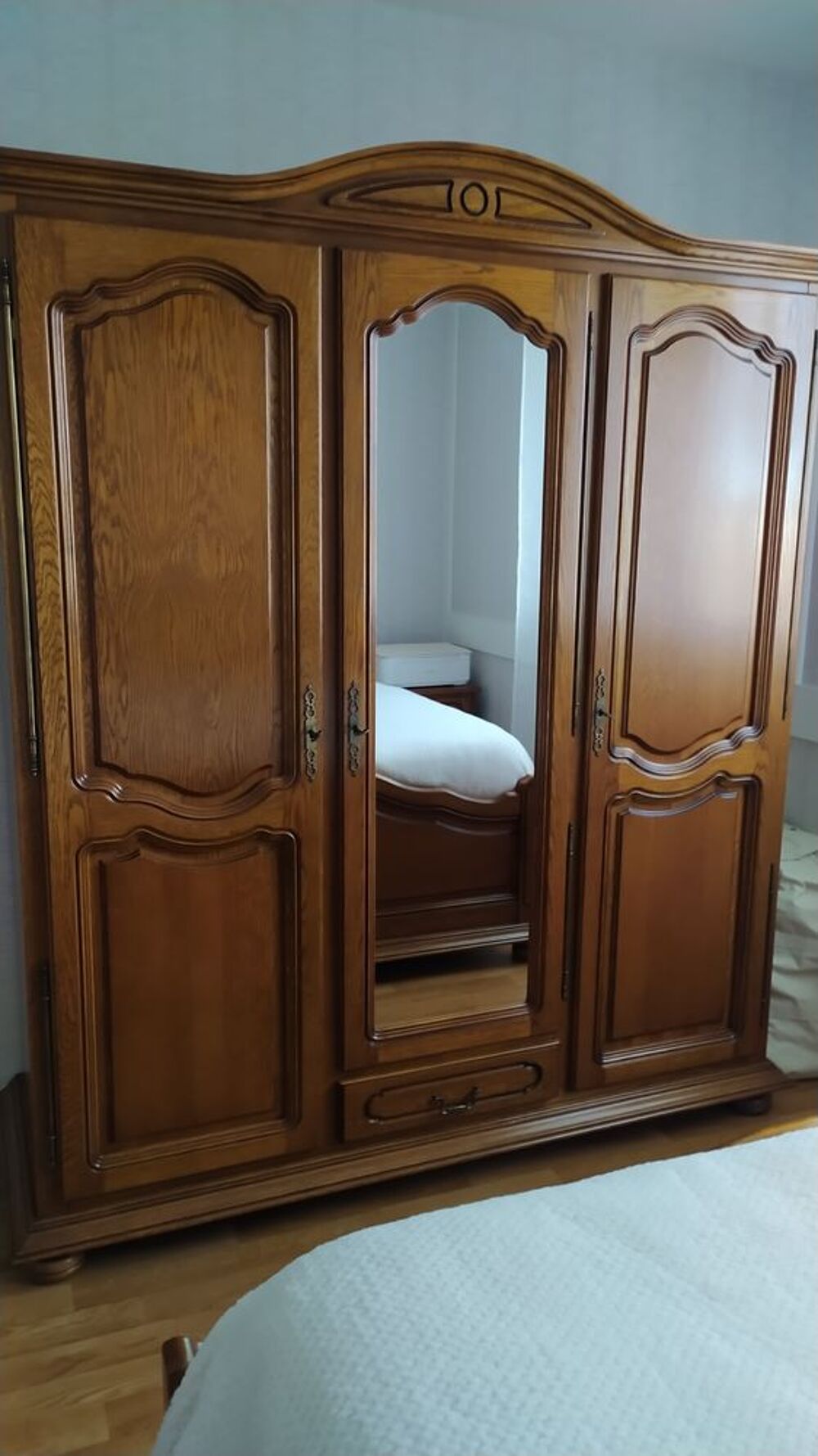 Armoire 3 portes ch&ecirc;ne clair Meubles