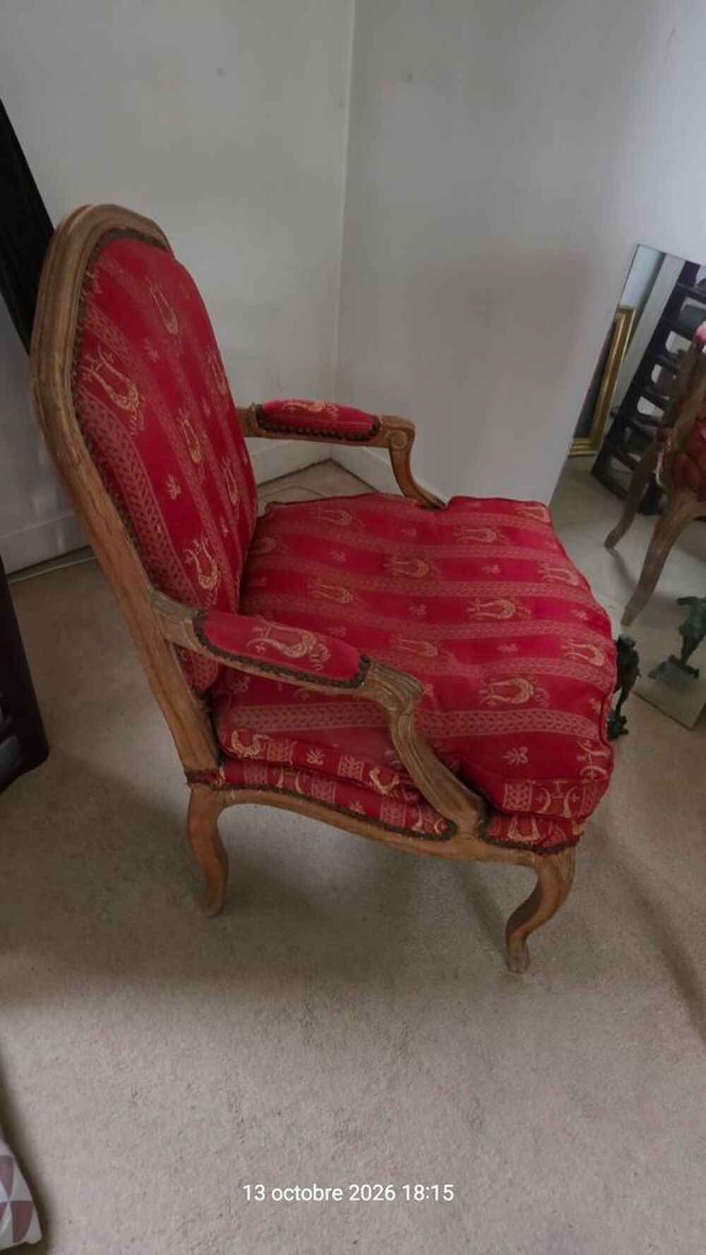 Lot de 2 fauteuils anciens style Louis XV ? bois sculpt&eacute; Meubles