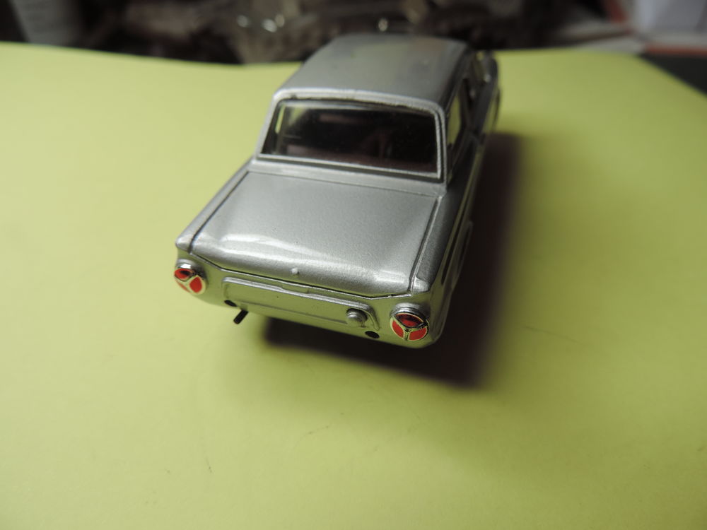 SOLIDO - FORD CORTINA MK 1 - 1963 - Echelle : 1/43 &egrave;me. 