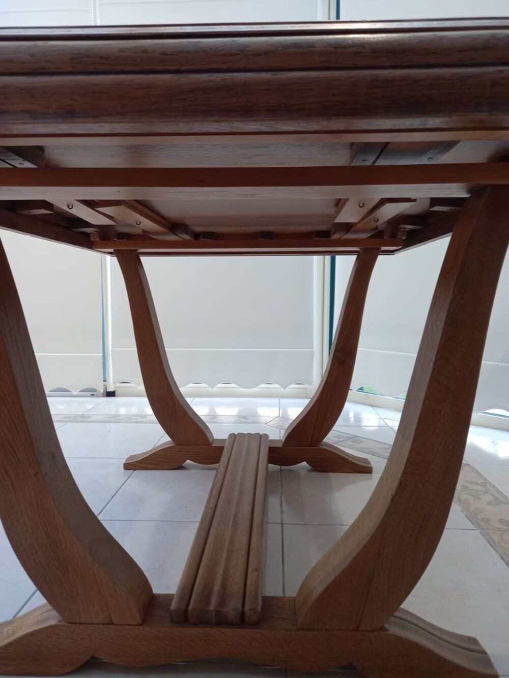 Belle table en ch&ecirc;ne Fran&ccedil;ais. Meubles