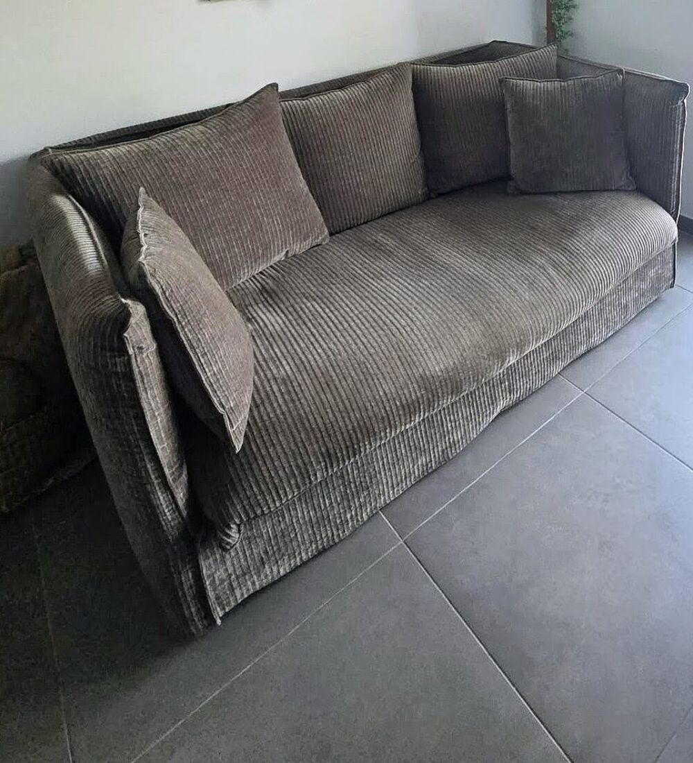 Canap&eacute; 2 places tissu velours marron ve c&ocirc;tel&eacute; avec cous&eacute;hou Meubles
