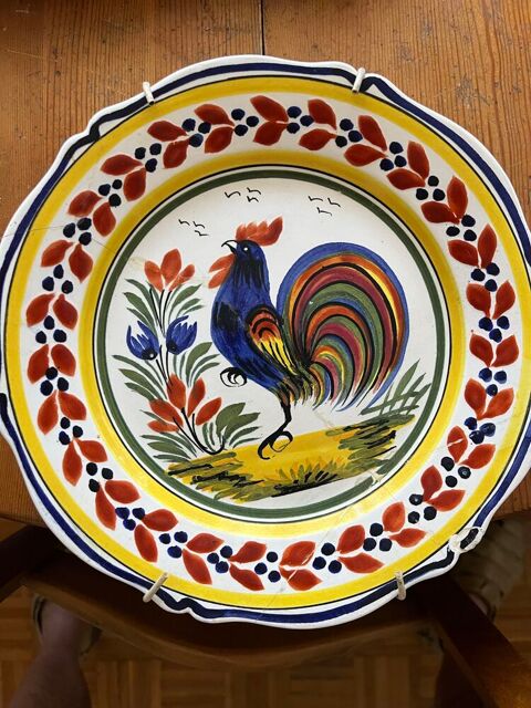 Deux belles assiettes de chez Henriot à    Quimper 20 Angers (49)