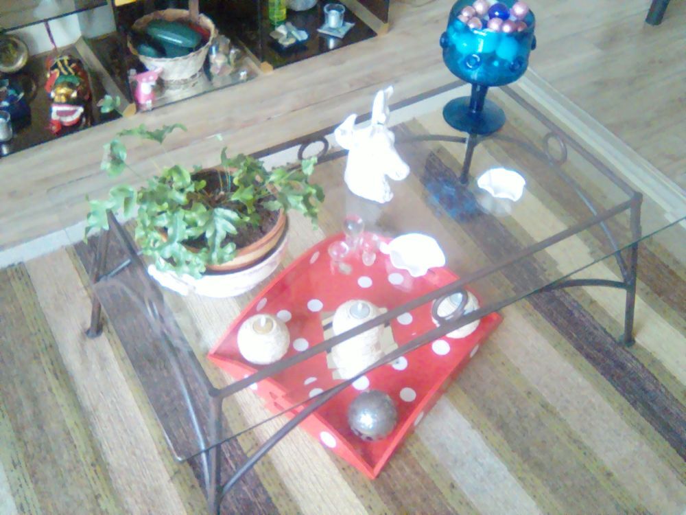 Table basse. Meubles
