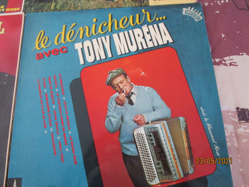 lot de trois vinyles accord&eacute;onistes c&eacute;l&egrave;bres CD et vinyles