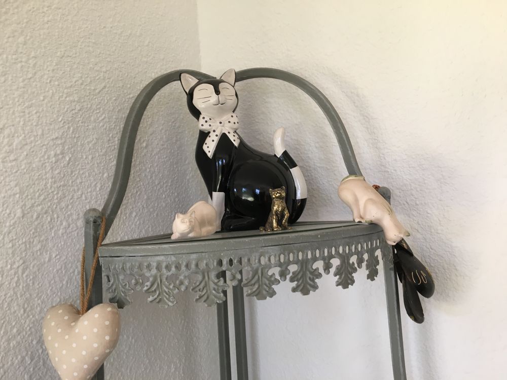&Eacute;tag&egrave;re d'angle pour bibelots Décoration