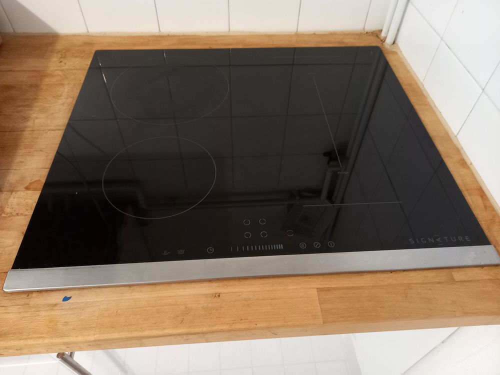 un four encastrable + une table &agrave; induction + trois la Electroménager