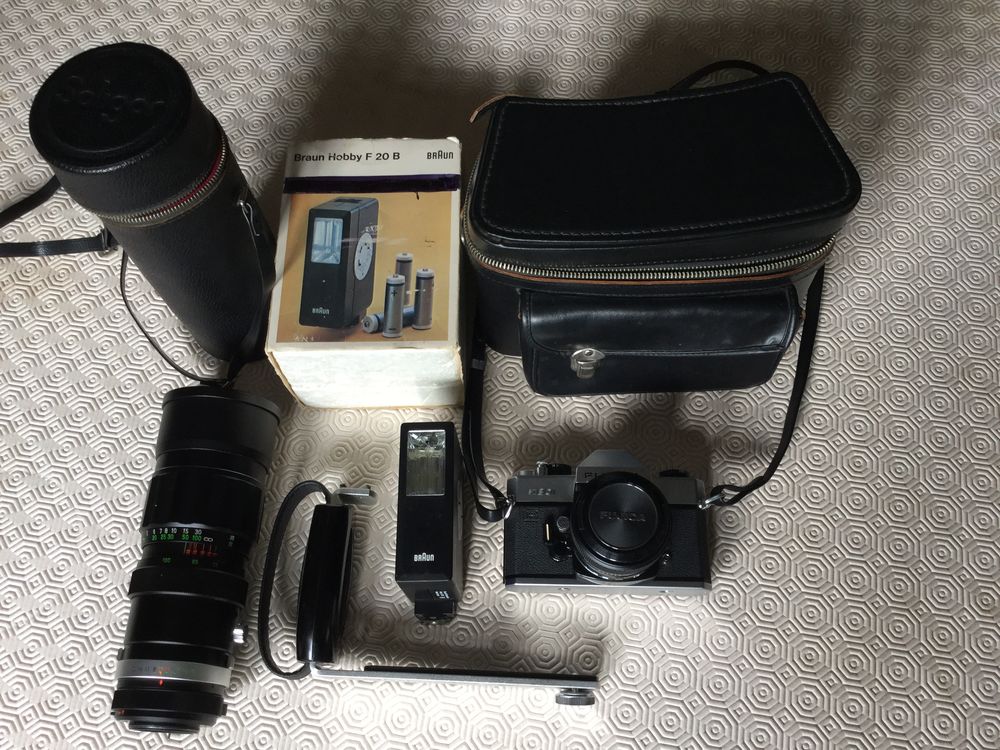 Appareil photo argentique +zoom. Photos/Video/TV