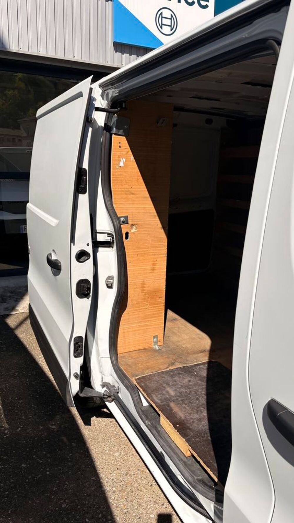 Trafic TRAFIC FGN L1H1 2800 KG BLUE DCI 130 GRAND CONFORT 2022 occasion 07600 Vals-les-Bains