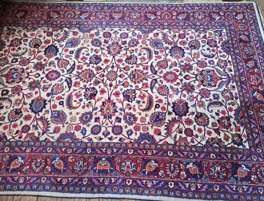 Tapis Persan antique sign&eacute; fait main en laine Décoration