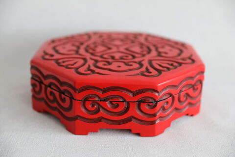 BOITE CHINOISE SIGNE LAQUE ROUGE 250 Saint-�tienne (42)