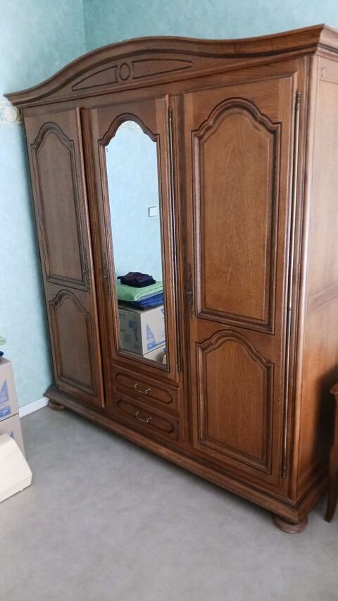 Grande armoire 100 Villeneuve-le-Roi (94)