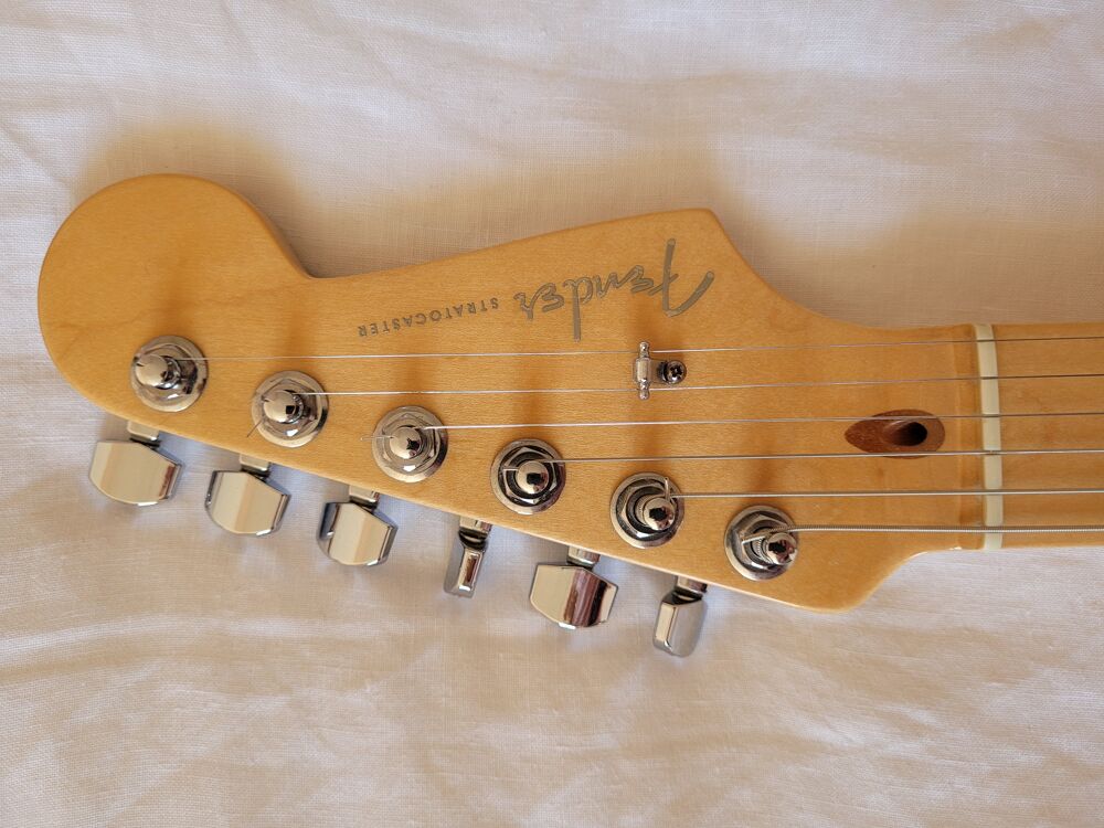 Fender American Deluxe Stratocaster Ash micro Tornade MS Instruments de musique