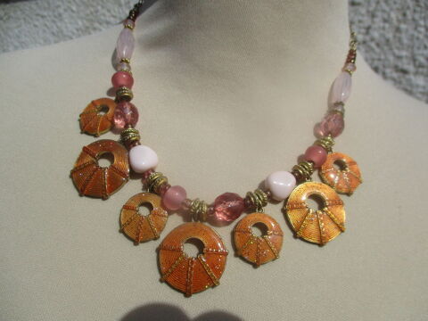 Collier Ikita Perles Fantaisies/Pendentifs �mail paillet�... 5 La Fert�-Alais (91)