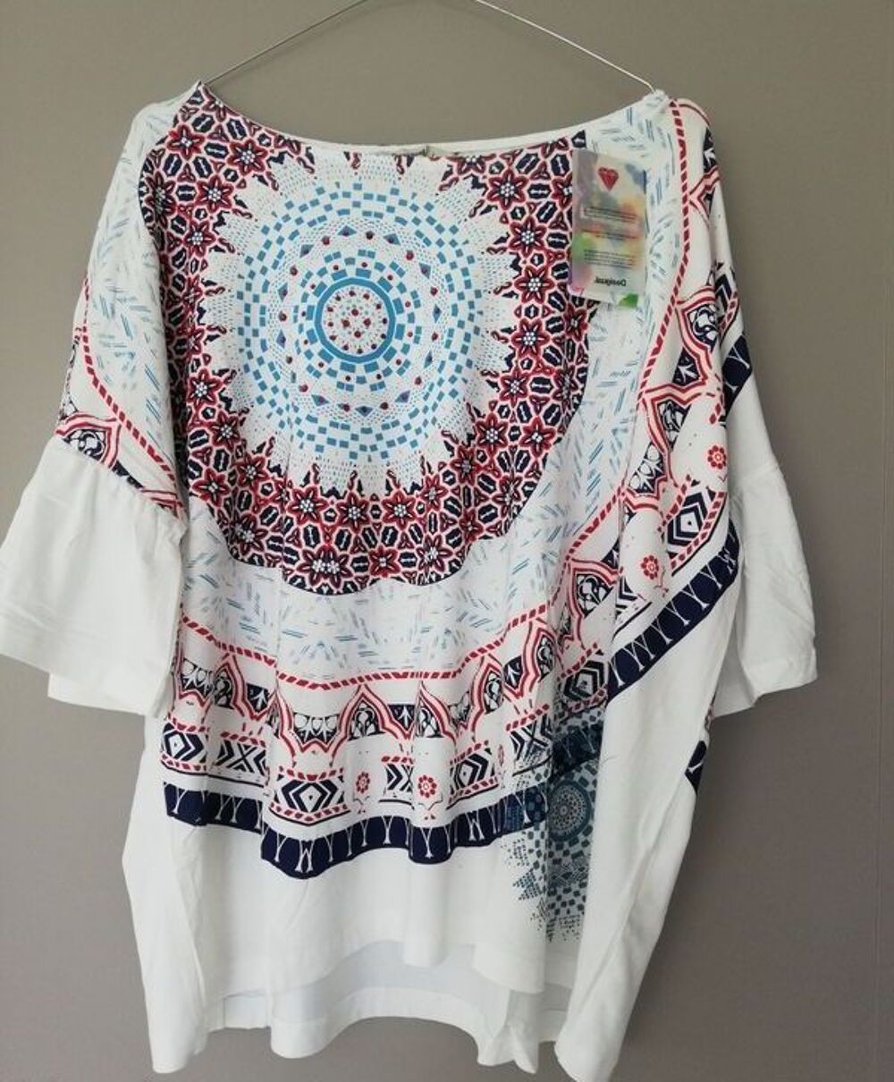 tee-shirt Desigual T m neuf Vêtements