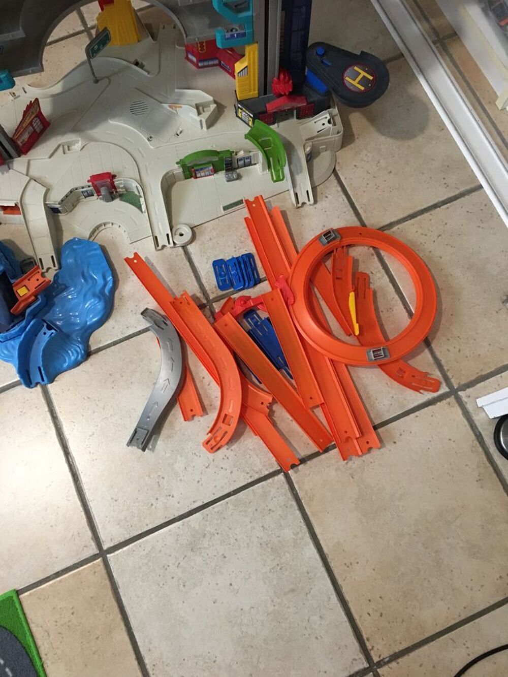 garage hotwheels Jeux / jouets