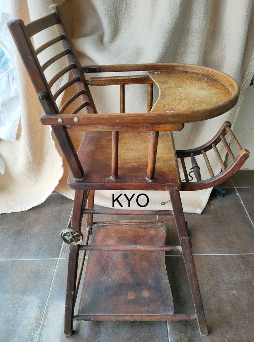 Chaise haute bois b&eacute;b&eacute; vintage ancienne transformable bureau Mobilier enfants