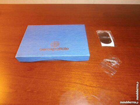 Collection pins a�rospatiale + Divers (28A) 35 Tours (37)