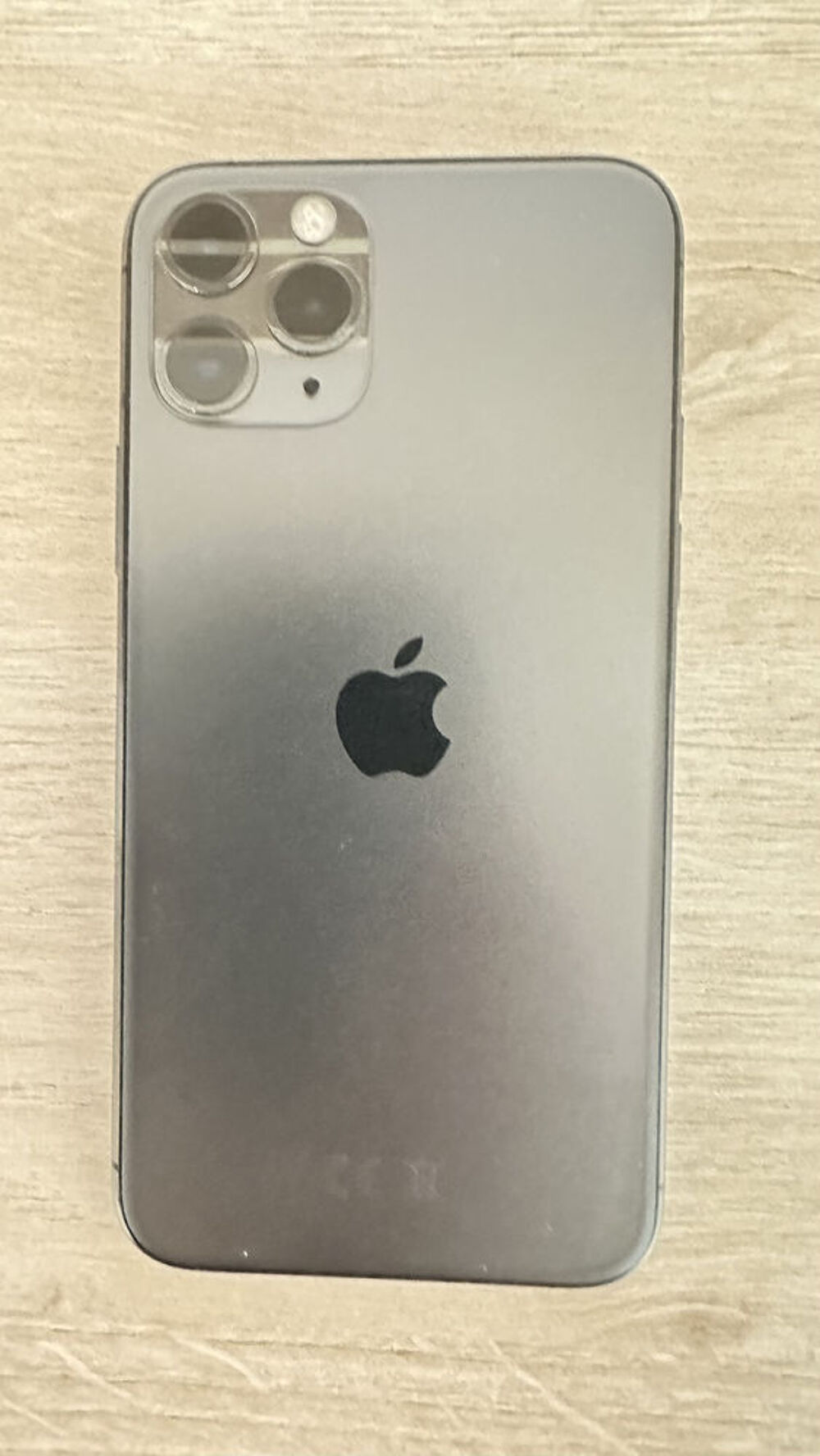 IPHONE 11 PRO NOIR SIDERAL 256 Go Téléphones et tablettes