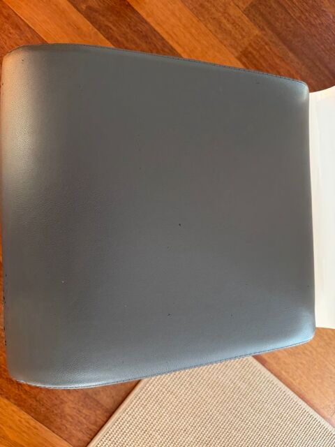 AV 4 chaises VIGO base acier dossier laqu� 60 Lescar (64)