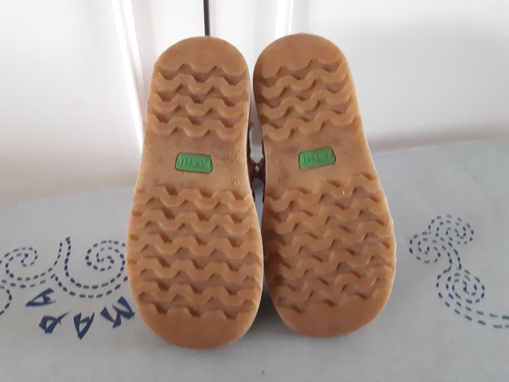 Chaussures filles BO-BELL - 26 - 8 EUROS Chaussures enfants