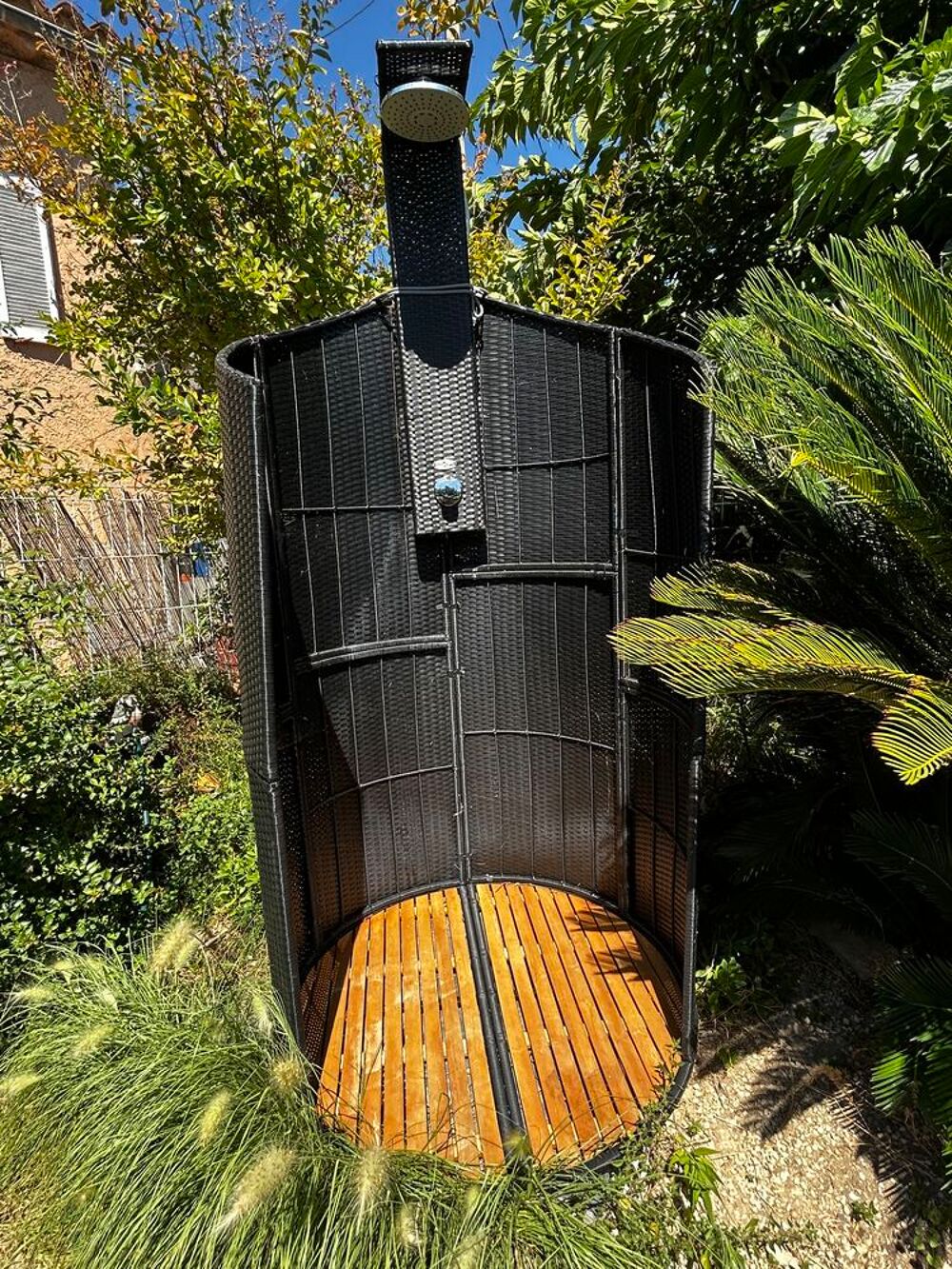 Douche de jardin / piscine design ? Excellent &eacute;tat Jardin