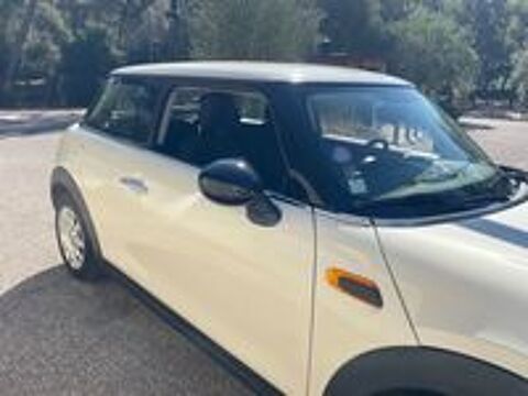 One Hatch 3 Portes 102 ch BVA6 2016 occasion 13260 Cassis