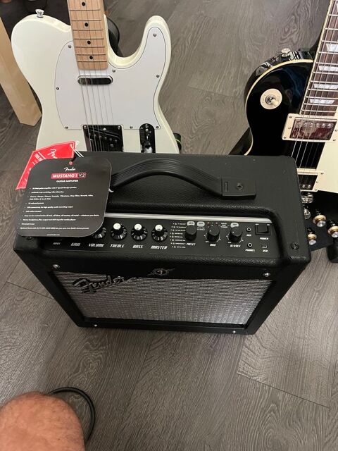 Ampli guitare �lectrique Fender Mustang V2 100 Rochefort-en-Yvelines (78)
