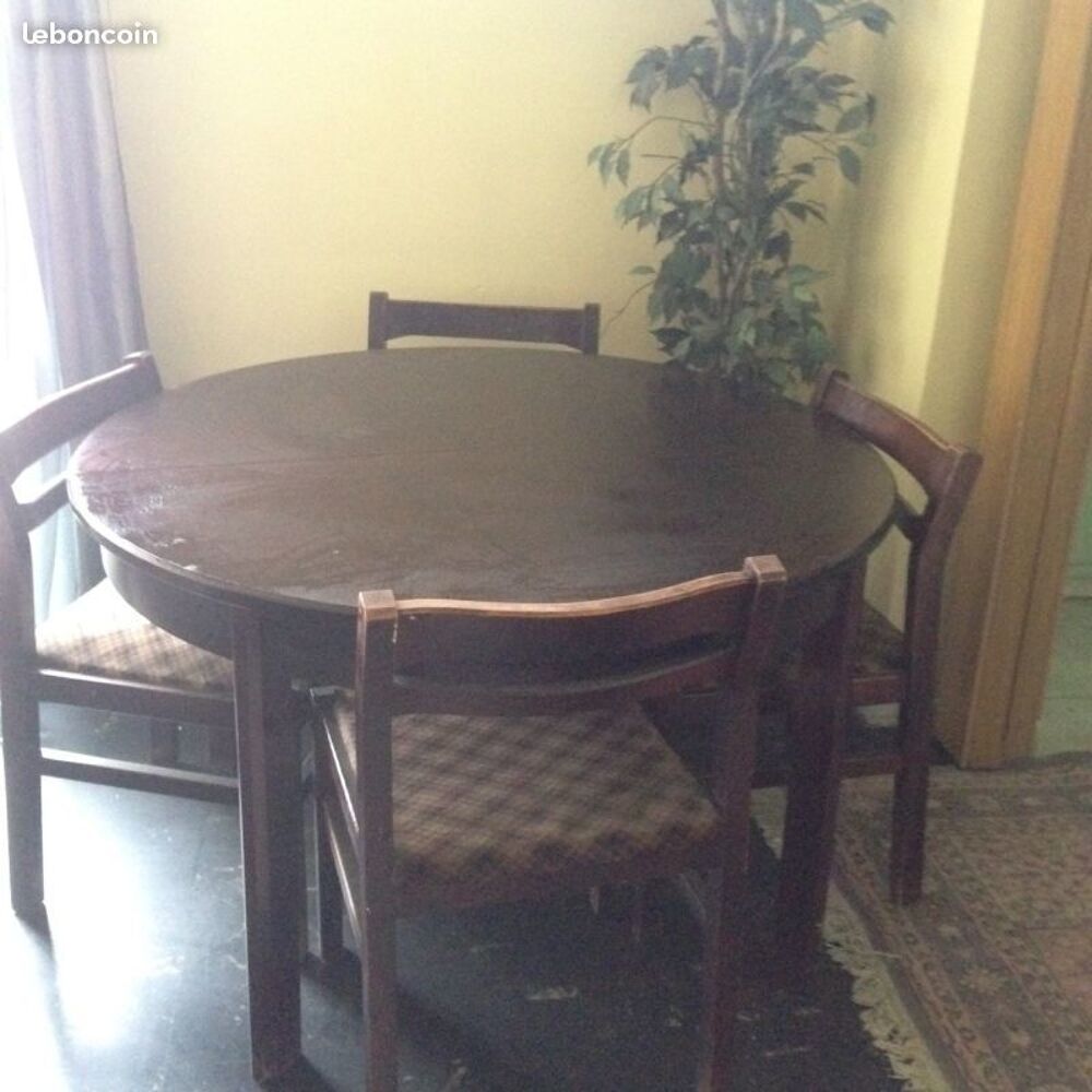 Table ronde et 5 chaises en bois vintage Meubles
