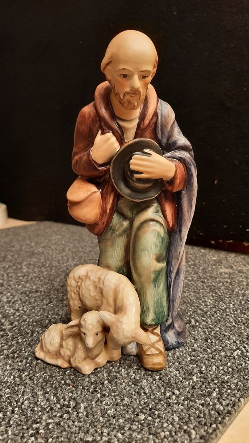 Figurines de No&euml;l en porcelaine sign&eacute; (Goebel Hummel) 