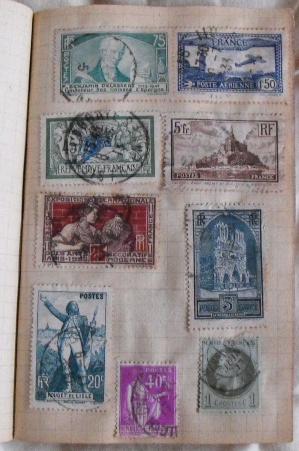 Ancien carnet de timbres 