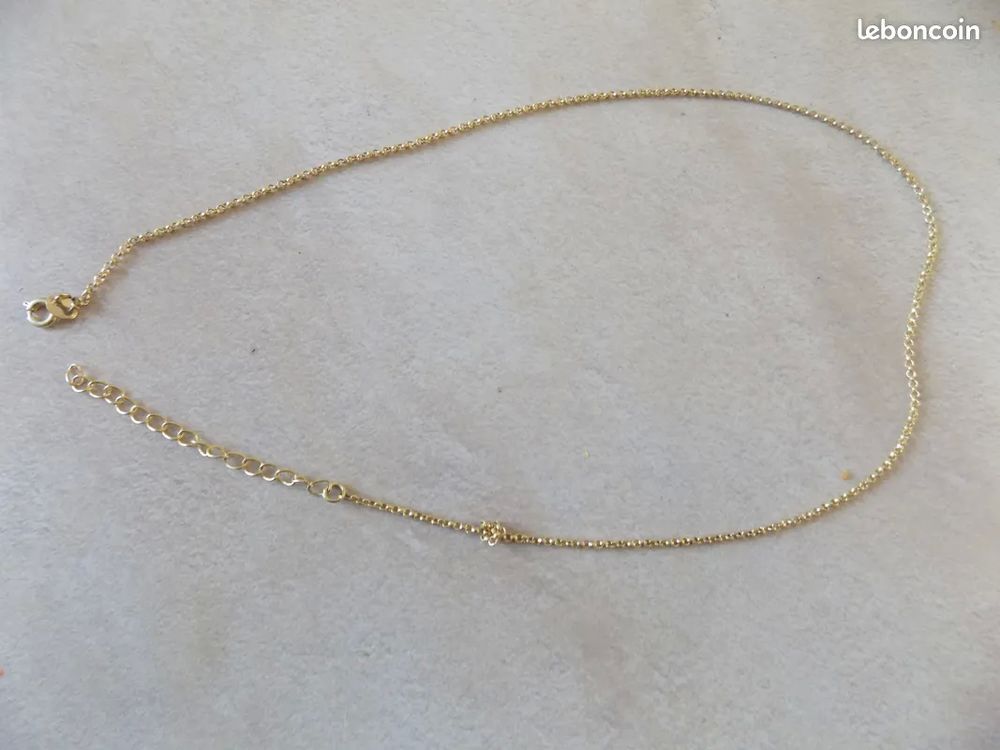 Collier dor&eacute; Bijoux et montres