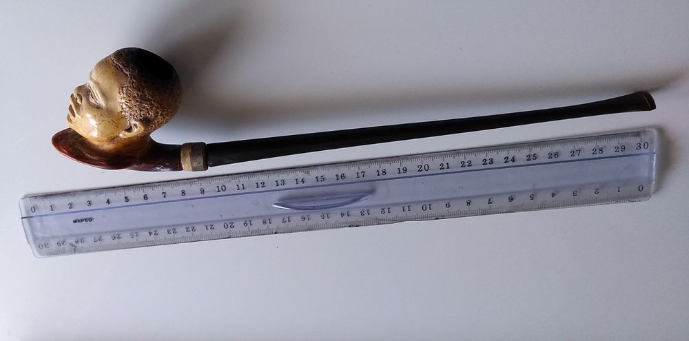 Pipe &eacute;cume de mer type " t&ecirc;te de n&egrave;gre " 