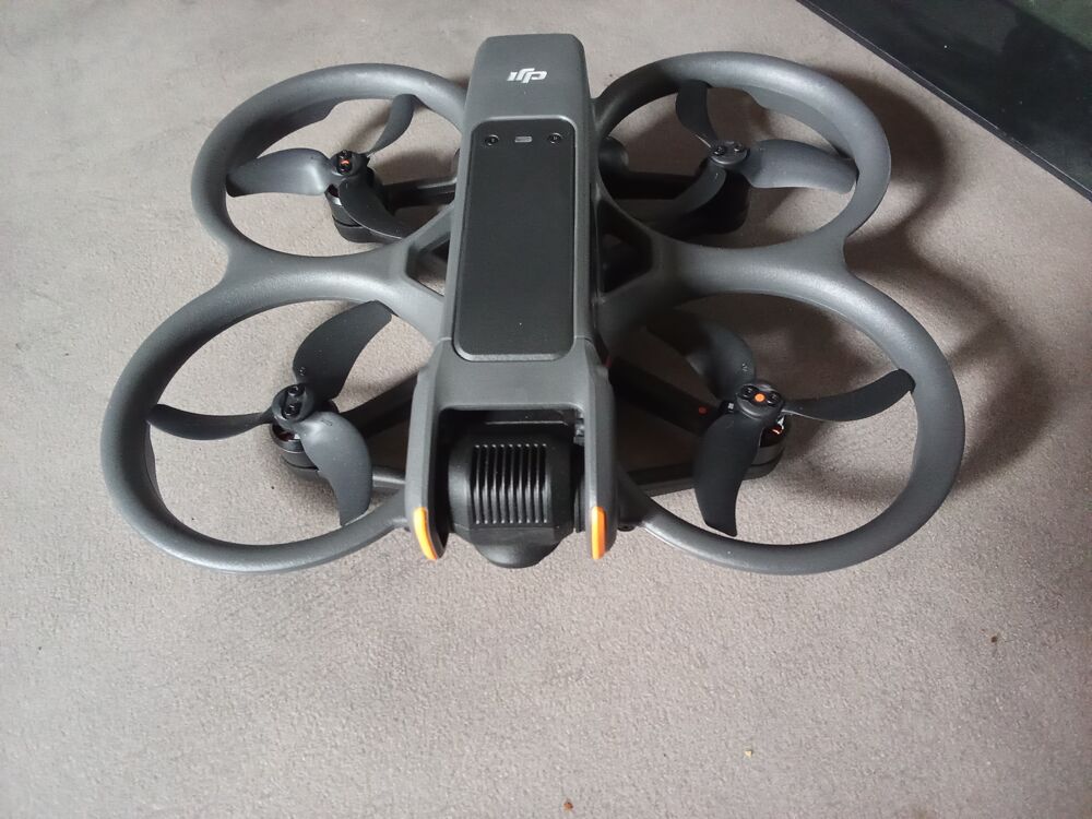 drone DJI AVATA2 neuf sous garantie 1020e Matériel informatique