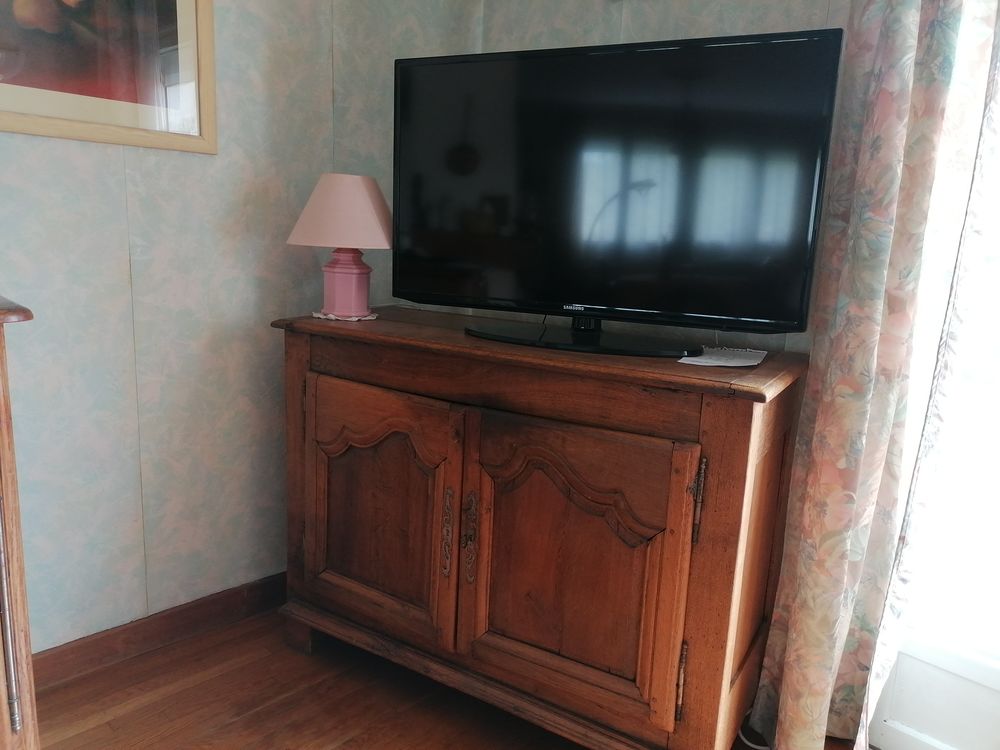 MEUBLE TELE CHENE Meubles
