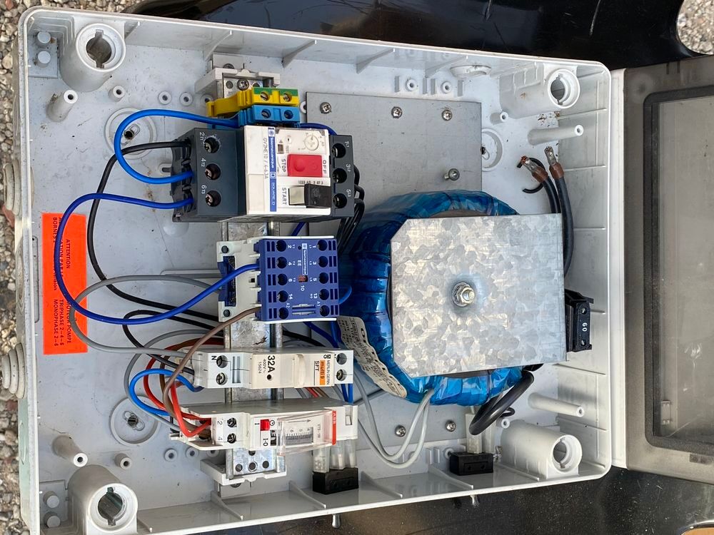 Boitier &eacute;lectrique pour piSaisissez le titre de votre objet. Bricolage