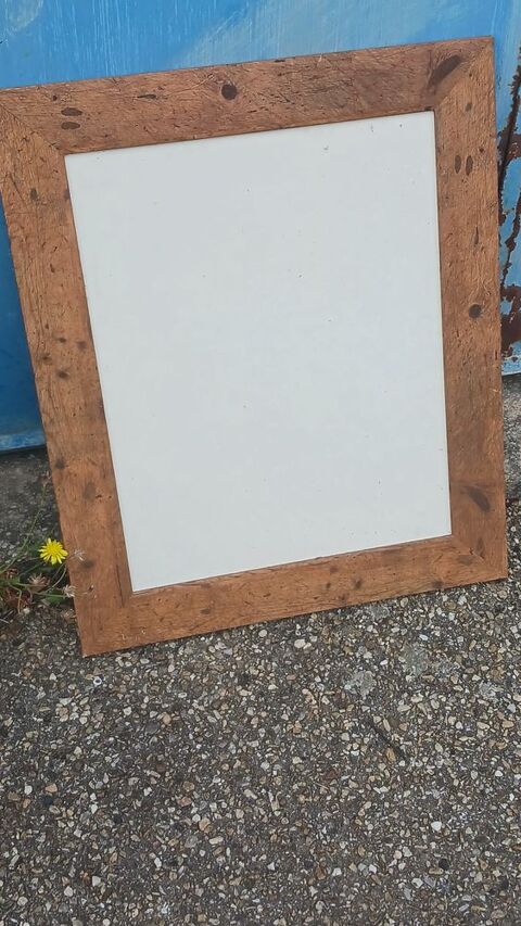 GRAND CADRE EN BOIS RUSTIQUE  52 × 61 CM  pour 15€ 15 Servas (01)
