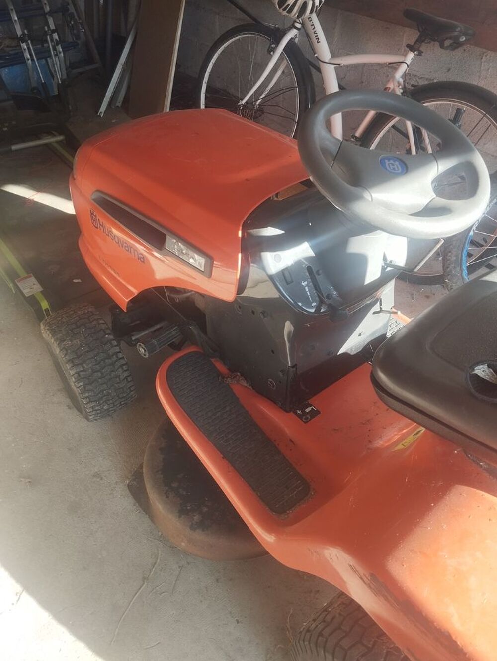 Tondeuse autoport&eacute;e Jardin