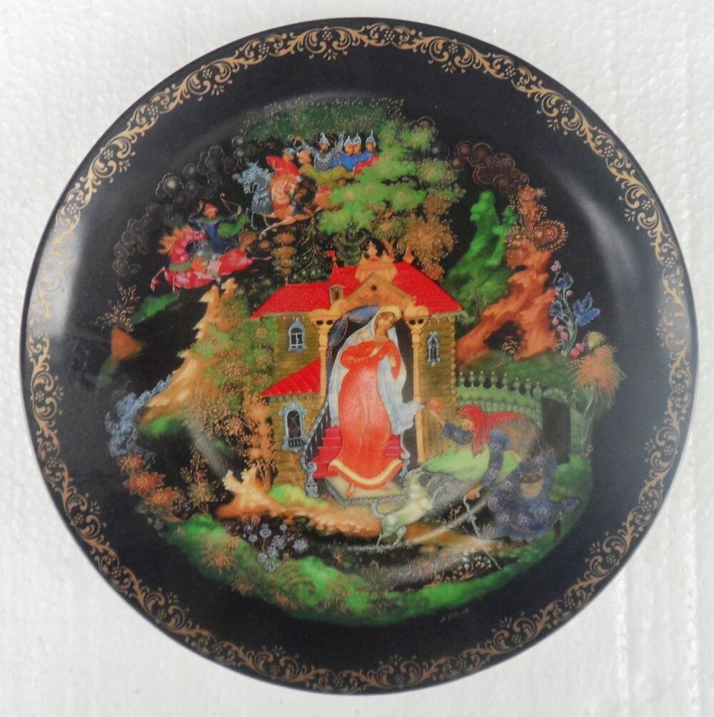 Collection de 9 magnifiques assiettes d&eacute;coratives Russes Décoration