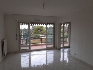  Appartement à louer 3 pièces 70 m²