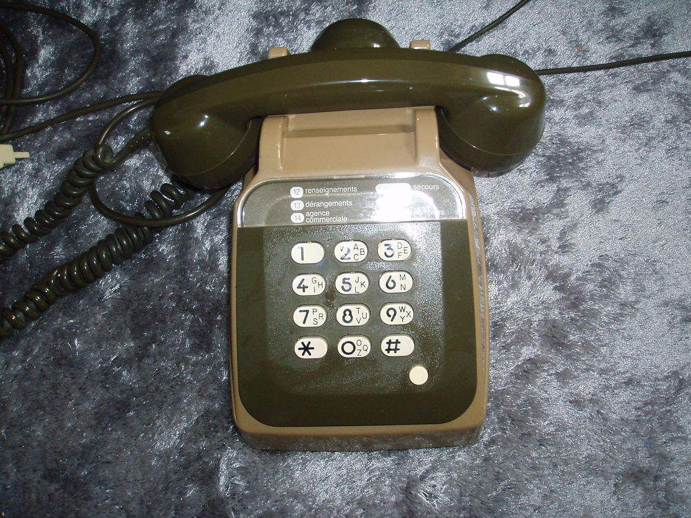 Ancien t&eacute;l&eacute;phone des PTT Tlphones et tablettes